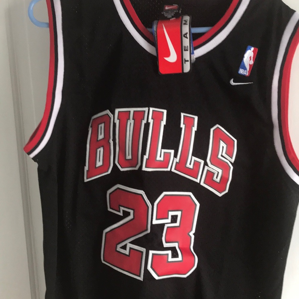 Bulls sport shirt 23